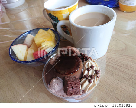 Pudding set 純喫茶のお店で食べるチョコレートで創作したプリンアラモードのデザートセット 131015926