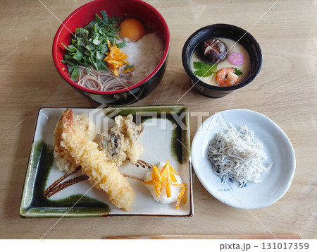 Tenpura-soba set / 天ぷらそば定食の一例～車海老の天ぷらと月見とろろそばの和食御膳 131017359