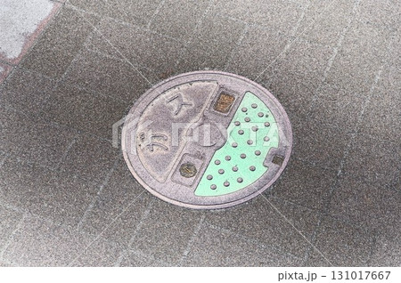 CG画像イラスト専門業者又は自治会担当者用保守点検マンホールマンホール蓋 131017667