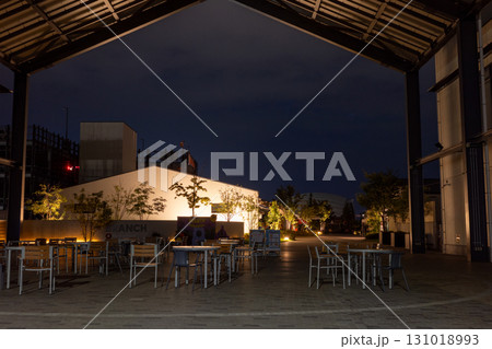 日本の岡山県岡山市の初秋の未明の美しい風景 131018993