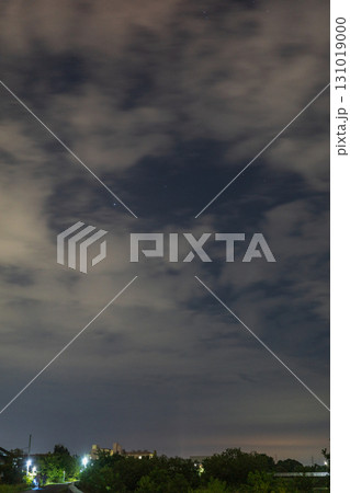 日本の岡山県岡山市の初秋の未明の美しい風景 131019000