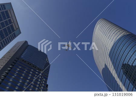 東京都心ルートを飛ぶ飛行機 131019006