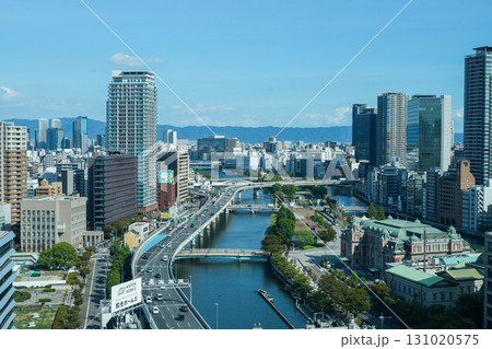 大阪・堂島浜タワーから見た御堂筋・淀屋橋・中之島方面の眺め（2025年9月撮影） 131020575