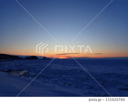 知床 流氷と夕陽 知床 流氷と夕陽 131020780