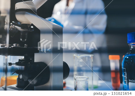 Researchers working in the clinical laboratory Researchers working in the clinical laboratory 131021654