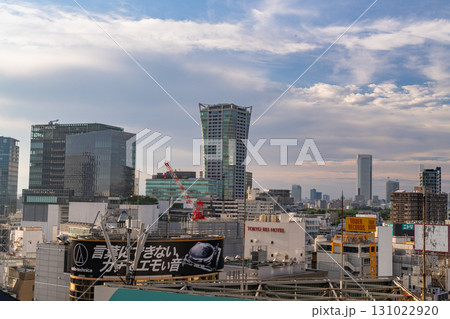 《東京都》夕暮れの空の東京都市風景・渋谷からの眺め 《東京都》夕暮れの空の東京都市風景・渋谷からの眺め 131022920