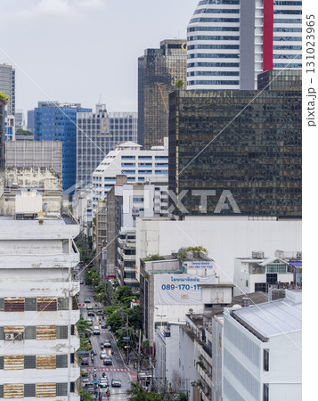 タイ・バンコク　スラウォン通り周辺のビル群 俯瞰 / Bangkok, Thailand 131023965