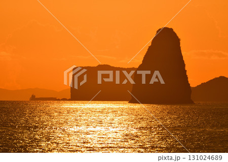 五島灘、角力灘、大角力の夕景 131024689