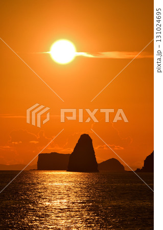 五島灘、角力灘、大角力の夕景 五島灘、角力灘、大角力の夕景 131024695