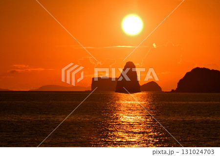五島灘、角力灘、大角力の夕景 五島灘、角力灘、大角力の夕景 131024703