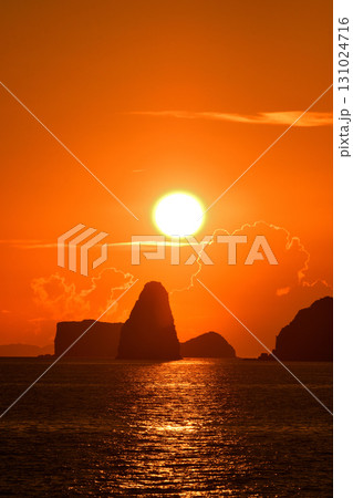 五島灘、角力灘、大角力の夕景 131024716