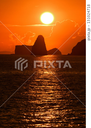 五島灘、角力灘、大角力の夕景 131024718