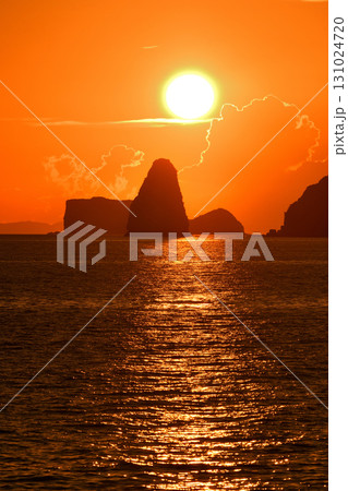 五島灘、角力灘、大角力の夕景 五島灘、角力灘、大角力の夕景 131024720