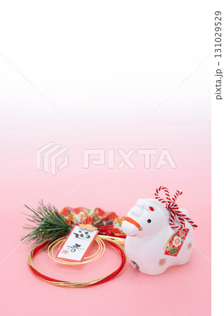 午年　年賀素材　白午の干支飾りと水引き飾り 131029529