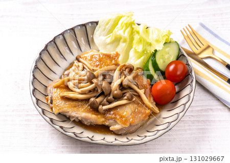 鶏肉ステーキしめじソース 131029667