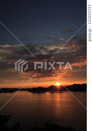愛媛県愛南町 宇和海の夕景 愛媛県愛南町 宇和海の夕景 131033725