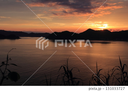 愛媛県愛南町 宇和海の夕景 愛媛県愛南町 宇和海の夕景 131033727