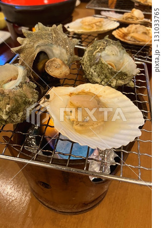 ホタテとサザエの網焼き 131033765