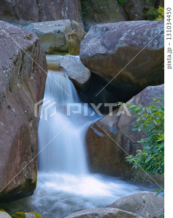 夏の昇仙峡川の流れる風景 131034450