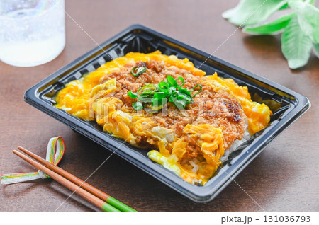 ふわふわ玉子のカツとじ丼 ふわふわ玉子のカツとじ丼 131036793
