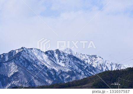 信州風景～雲かかる北アルプス爺ヶ岳～ 131037587