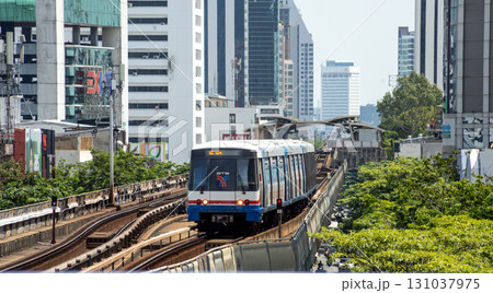 The Train coming at BTS Sanam Pao station in bangkok 131037975