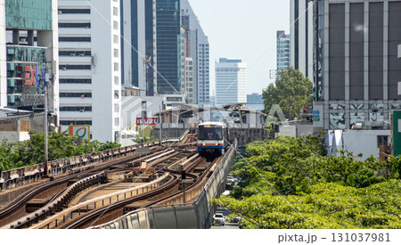 The Train coming at BTS Sanam Pao station in bangkok 131037981
