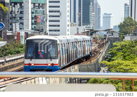 The Train coming at BTS Sanam Pao station in bangkok 131037983
