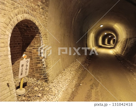 廃線跡のトンネル 131042418
