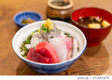 海鮮丼、刺身 海鮮丼、刺身 131043879