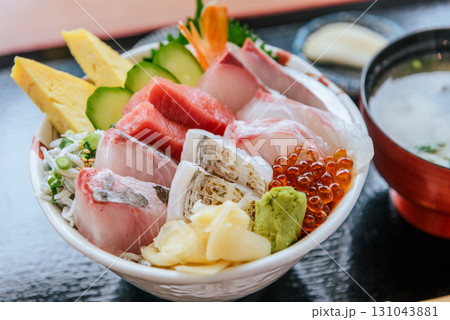海鮮丼、刺身 海鮮丼、刺身 131043881