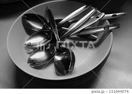 実は合理的!?ある世代には懐かしい… 学校給食の先割れスプーン 実は合理的!?ある世代には懐かしい… 学校給食の先割れスプーン 131044074