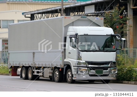 物流トラック 131044411