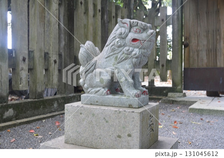 唐獅子の石像（山内神社･東参道／高知県高知市鷹匠町2-4-65） 131045612