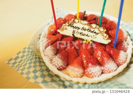誕生日ケーキ 誕生日ケーキ 131046428