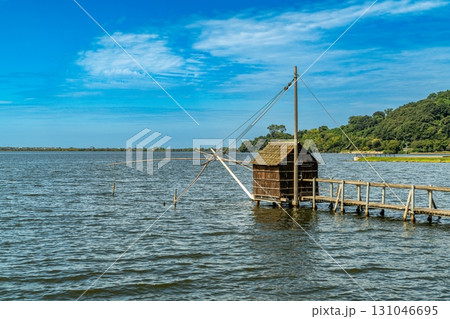 四ツ手網　東郷湖に伝わる仕掛け網 131046695