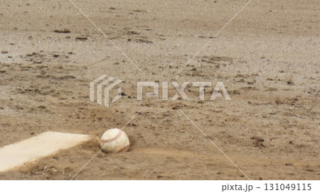 マウンドとボール 131049115