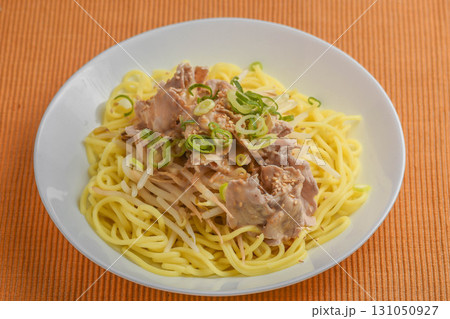 ごまだれ豚しゃぶ冷し中華 ごまだれ豚しゃぶ冷し中華 131050927
