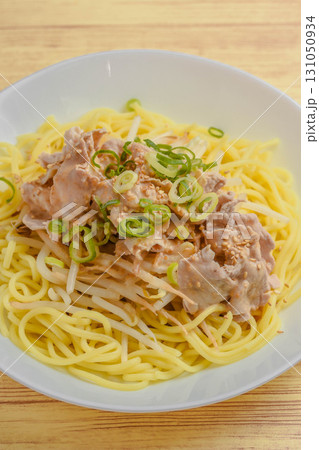 ごまだれ豚しゃぶ冷し中華 ごまだれ豚しゃぶ冷し中華 131050934