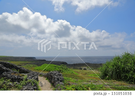 波照間島日本最南端の広場にある平和への願いの蛇の道 波照間島日本最南端の広場にある平和への願いの蛇の道 131051038