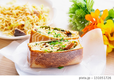 塩焼きそばのホットサンド 塩焼きそばのホットサンド 131051726