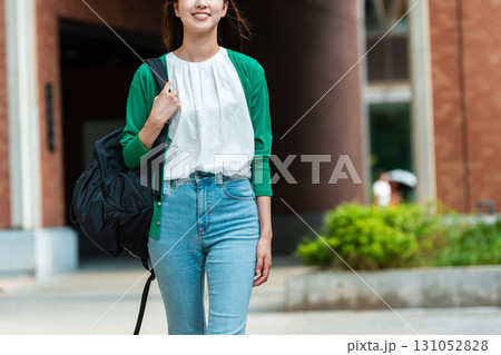 大学生　キャンパス　校舎 131052828