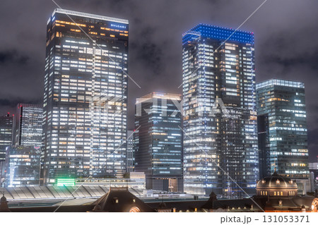 《東京都》東京駅・丸の内オフィス街の夜景 131053371