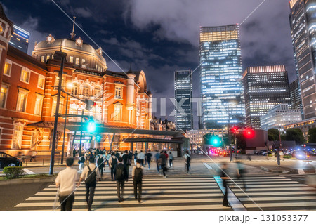 《東京都》東京駅・丸の内オフィス街の夜景 131053377