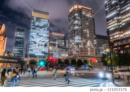 《東京都》東京駅・丸の内オフィス街の夜景 131053378