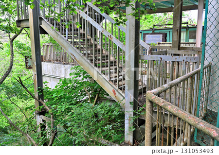 撤去解体が決まった 表六甲山線 ロープウェイ駅「天狗岩駅」乗り換え地点 撤去解体が決まった 表六甲山線 ロープウェイ駅「天狗岩駅」乗り換え地点 131053493