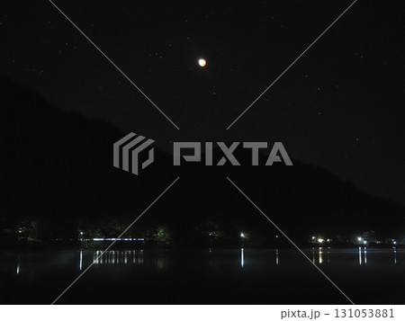 湖上の皆既食直後の月（20250908035646） 131053881