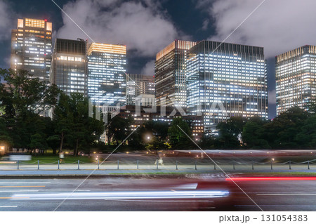 《東京都》大都会丸の内の都市夜景 131054383