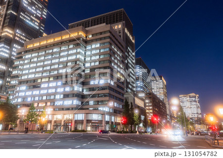 《東京都》大都会丸の内の都市夜景 131054782
