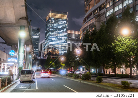 《東京都》大都会丸の内の都市夜景 《東京都》大都会丸の内の都市夜景 131055221